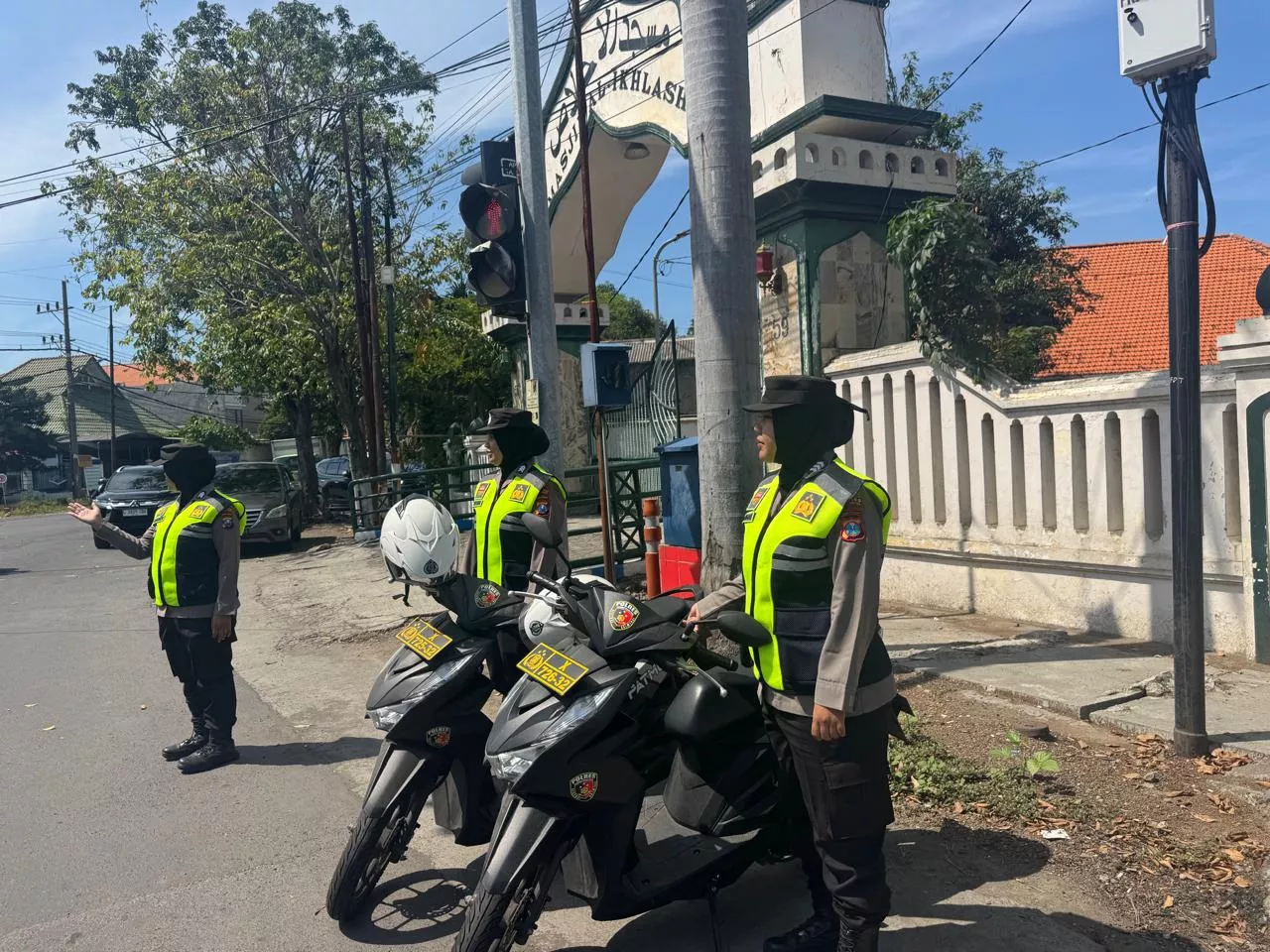 Polri Presisi: Polwan Polres Pelabuhan Tanjung Perak Tebar Rasa Aman di Tengah Masyarakat