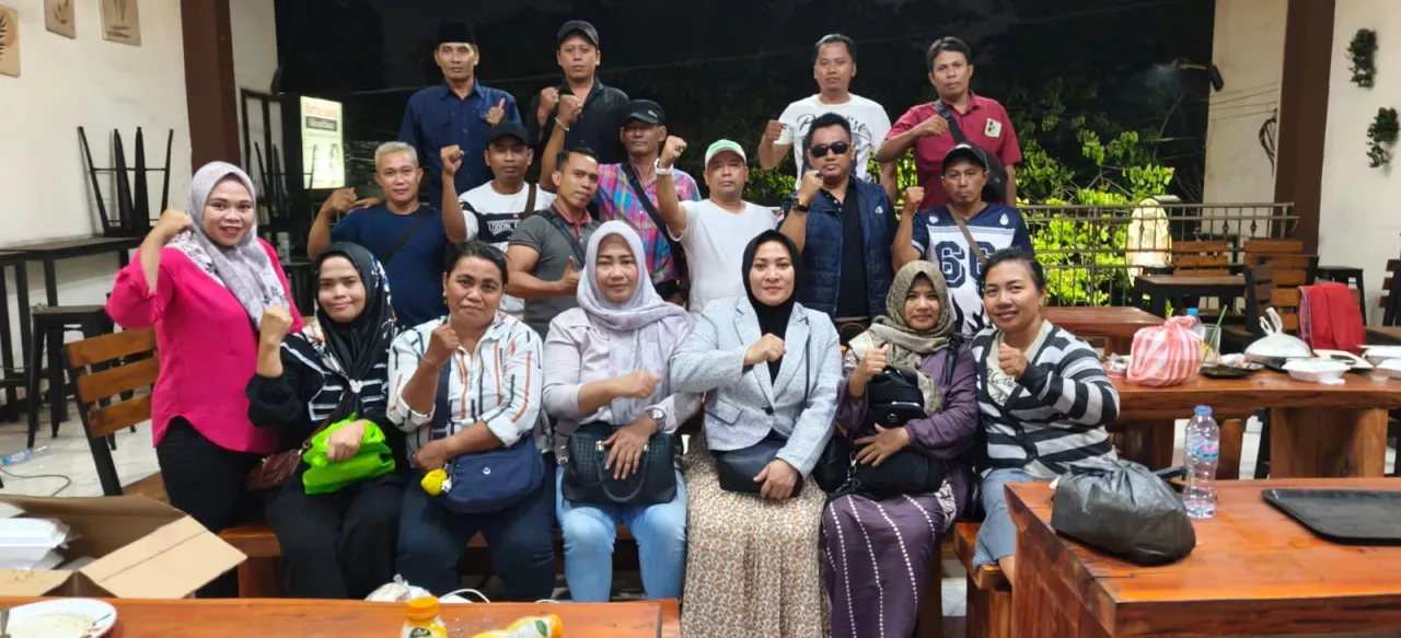 Direktur Utama Umar Hayat Pimpin Rapat Evaluasi Gabungan Sembilan Media Online di Surabaya