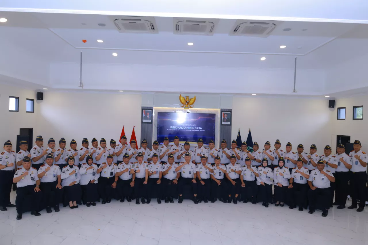 Perkuat Komitmen Kinerja, Kalapas I Madiun Ikuti Penandatanganan Perjanjian Kinerja 2026 dan Tes Urine Kanwil Ditjenpas