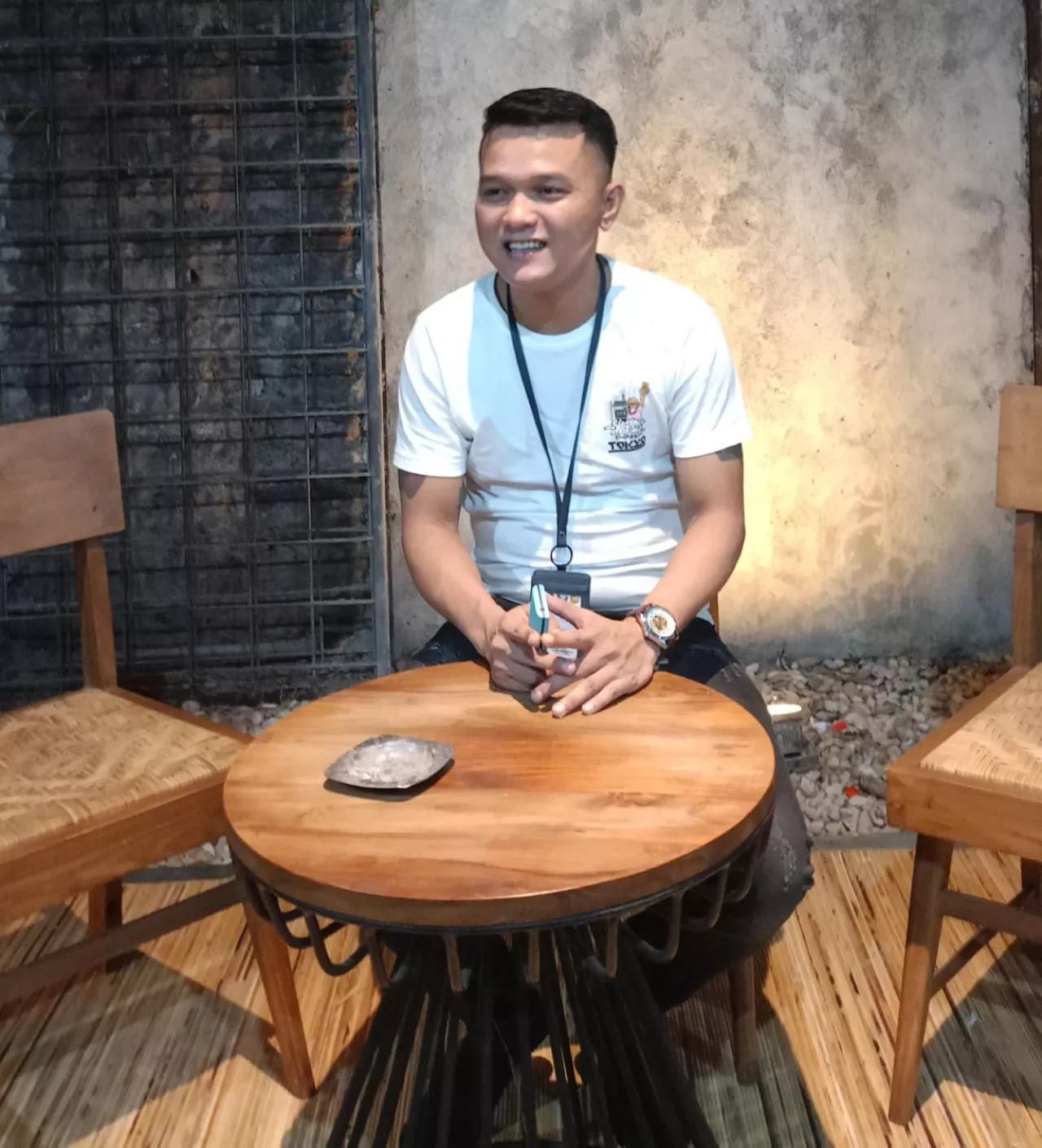 Andigo profesional muda yang juga aktif di berbagai organisasi kemasyarakatan