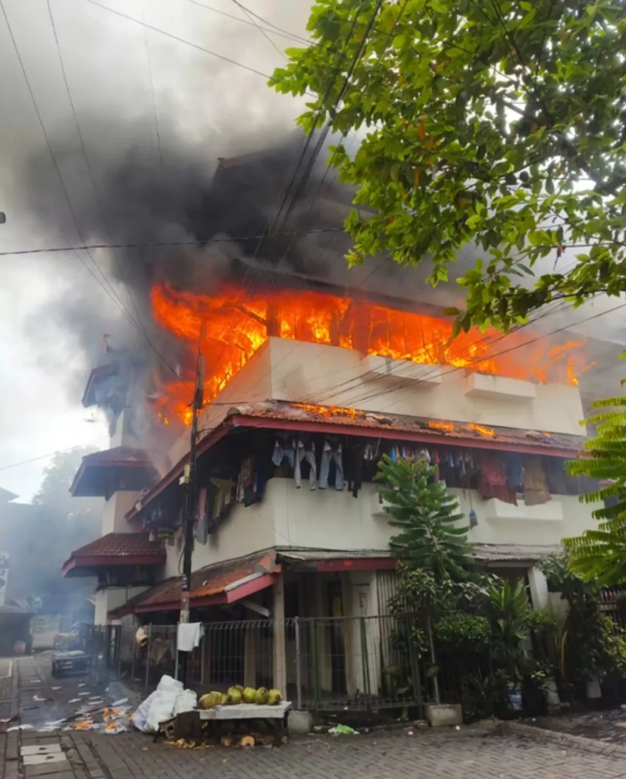 Kebakaran Rusunawa Sombo Surabaya, 4 Kamar Ludes Dilalap Api, Dugaan Sementara Konsleting Arus Listrik
