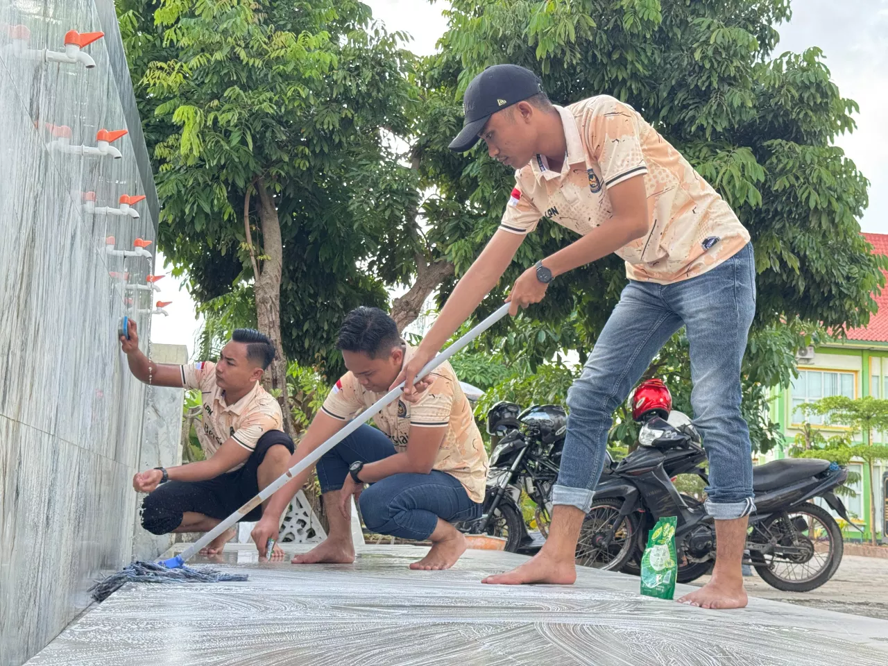 Lapas Narkotika Pamekasan Gelar Bakti Sosial di Masjid Kemenag, Semarakkan Hari Bakti Pemasyarakatan ke-62