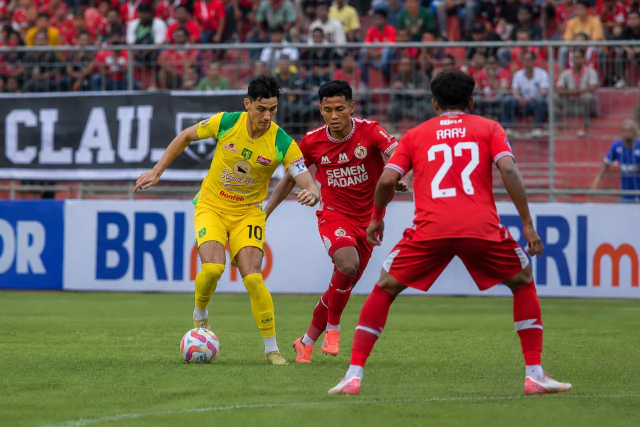 Persebaya Menggila di Padang! Bajul Ijo Pesta 7 Gol, Semen Padang Tak Berdaya