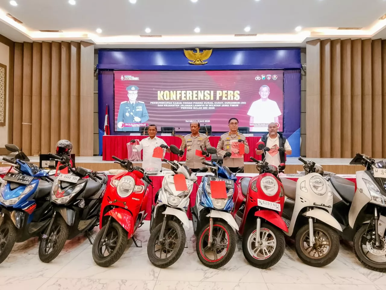 Kapolda Jatim Tegaskan Tak Ada Ruang bagi Pelaku Kejahatan, 21 Motor Curian Disita