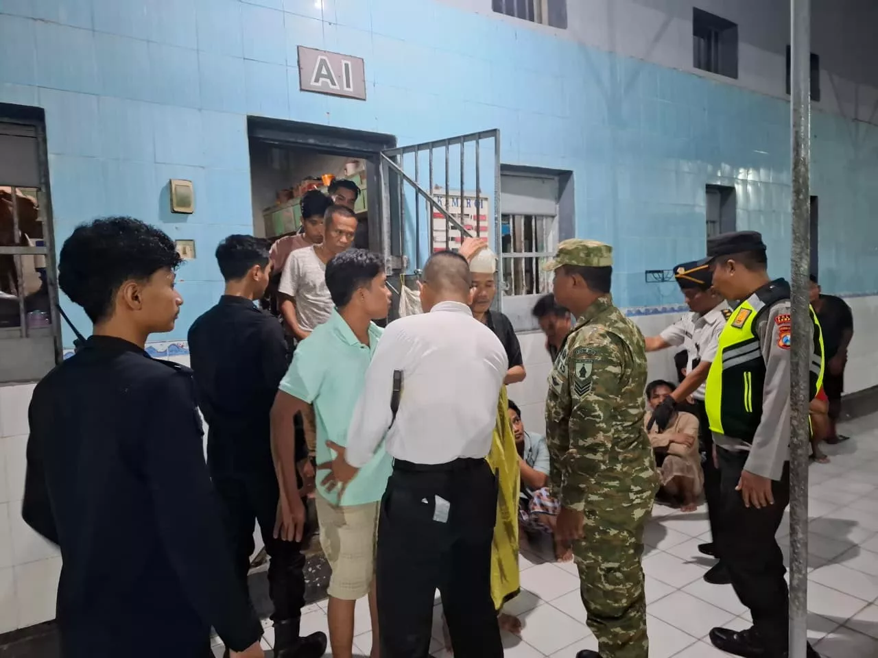 Rutan Sampang Bersama TNI-Polri Lakukan Razia Gabungan, Tegaskan Komitmen Berantas Barang Terlarang